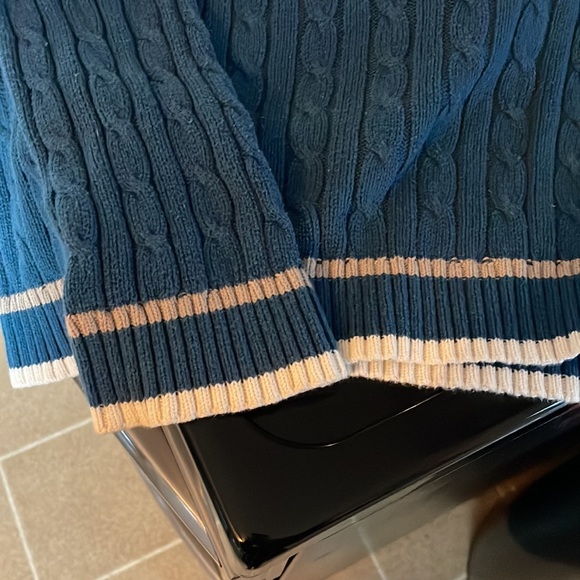 Gitano Vintage blue off shoulder sweater w/ white/grey/ black pattern on collar - Picture 3 of 5